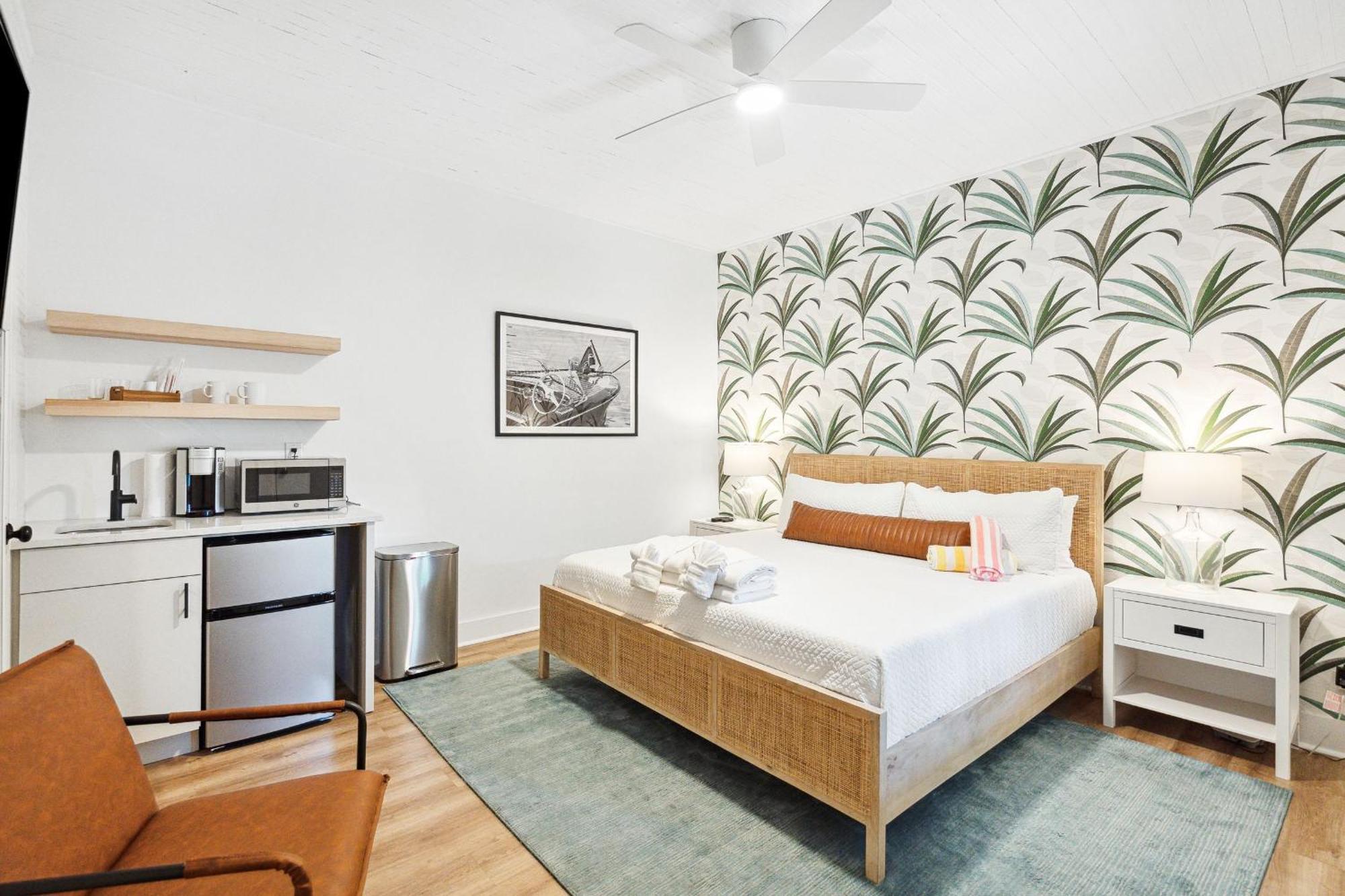 Folliday Inn - The Ariston - Room 34 Folly Beach Exterior photo